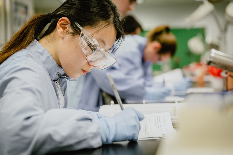 Medical_Laboratory_Technology_Science_Prince_George-17