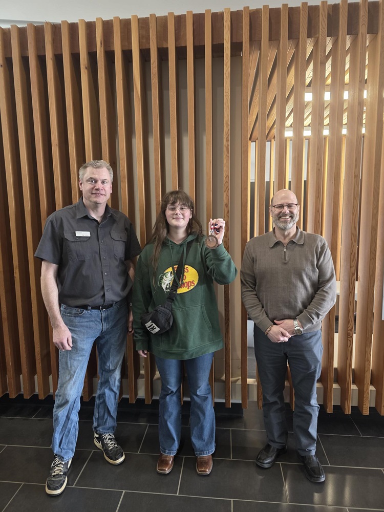 Shelby Gibson winning bronze at the Provincial Skills Competition